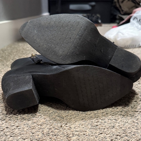 Zodiac Black Ankle Booties - Picture 4 of 6